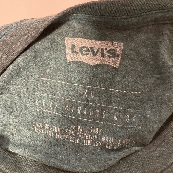 Levi Strauss & Co, Pine Green Men’s T-shirt, Size XL - Picture 3 of 5